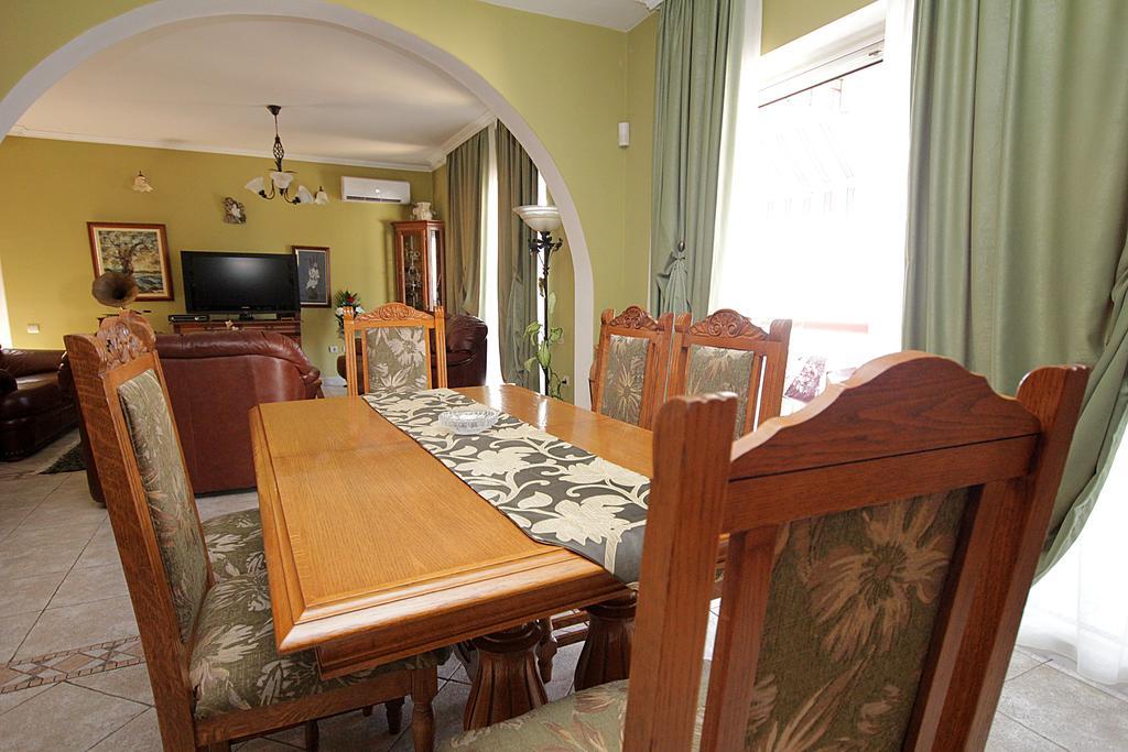 Apartmani Stari Grad Sutomore Room photo